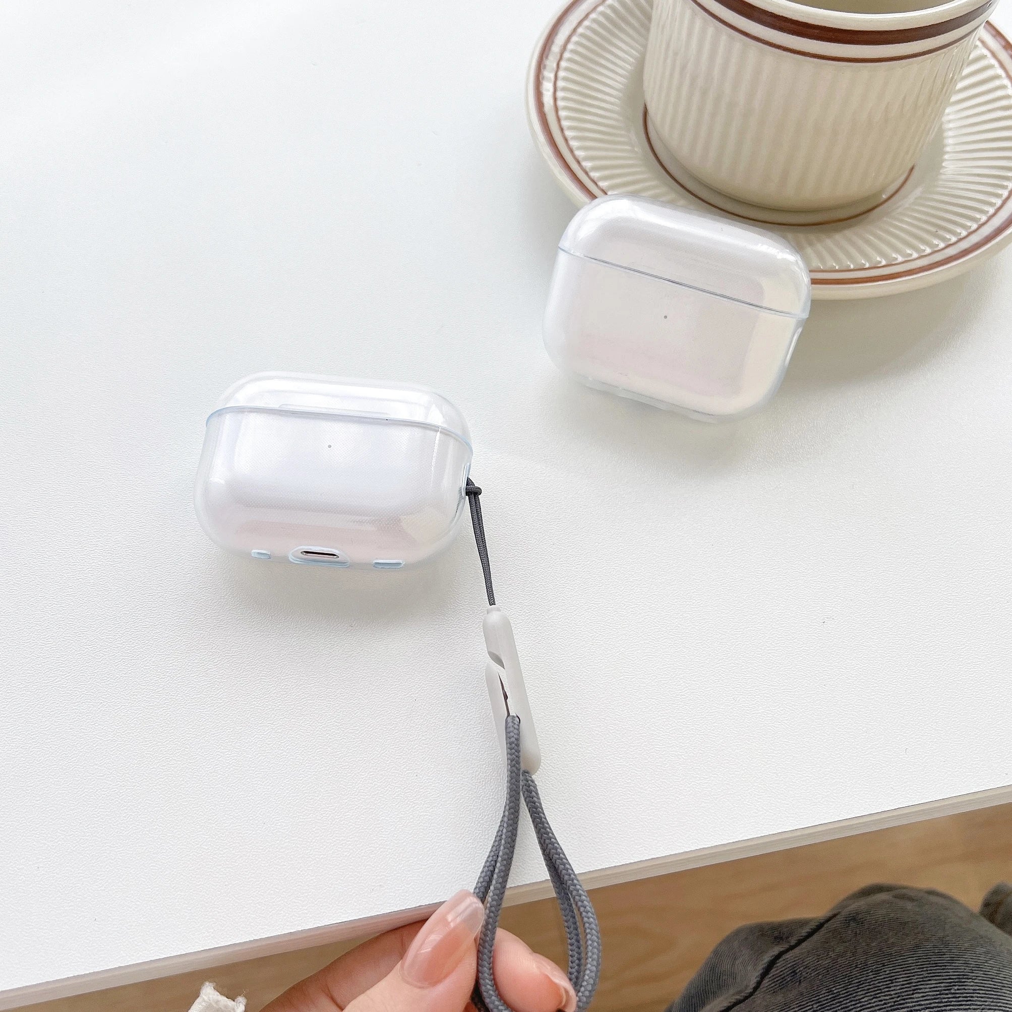 Coque transparente en TPU souple pour AirPods 1/2/3/Pro/Pro2 – Étui antichoc avec dragonne incluse