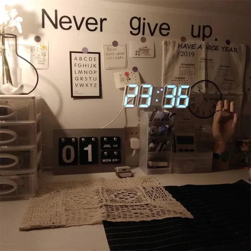 Horloge murale digitale LED 3D – Éclairage d’ambiance, affichage ajustable & mode nuit – Idéale pour chambre, salon ou bureau